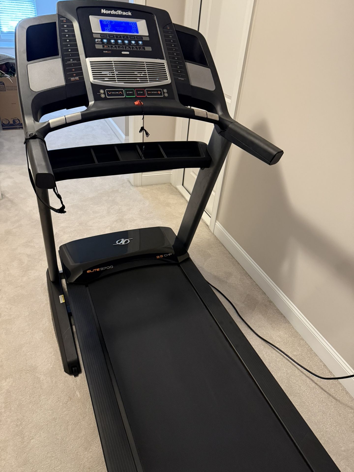 Nordic track Elite 3700 Treadmill. $500. Will Deliver For A Fee.