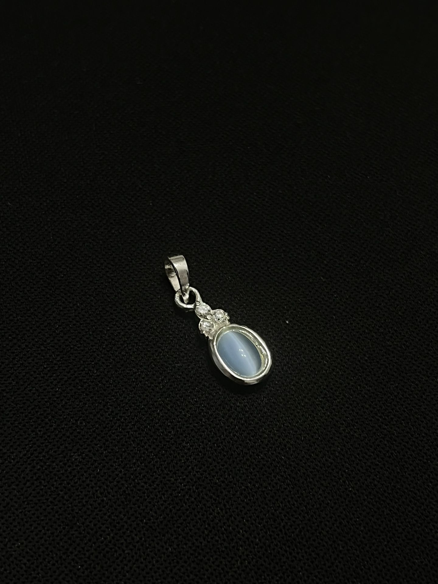 Silver Cats Eye Pendant