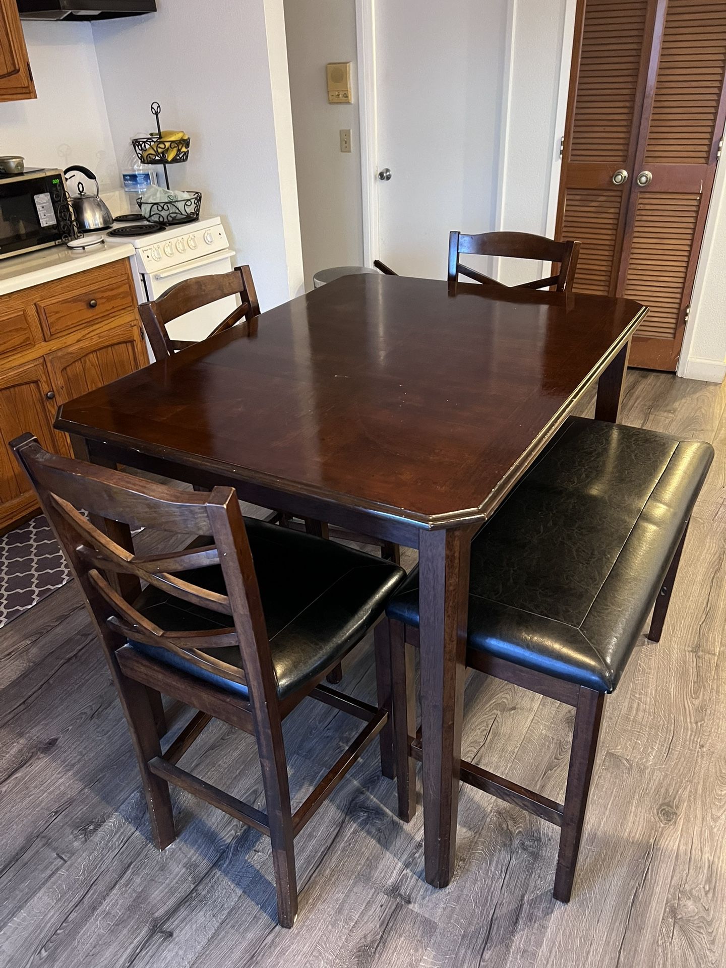 5 piece Dining set W/ Leather Chairs