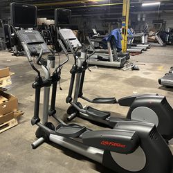 Life Fitness Commercial Elliptical Integrity 