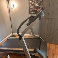 Treadmill 
