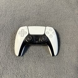 White PS5 controller 