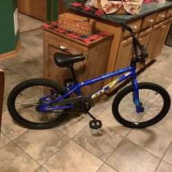 GT Berm BMX kids bicycle 20” with hand brake mint condition, also has foot brake, solid frame construction perfect for the hills, this is a single spe