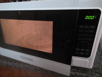Black And Decker Microwave - White