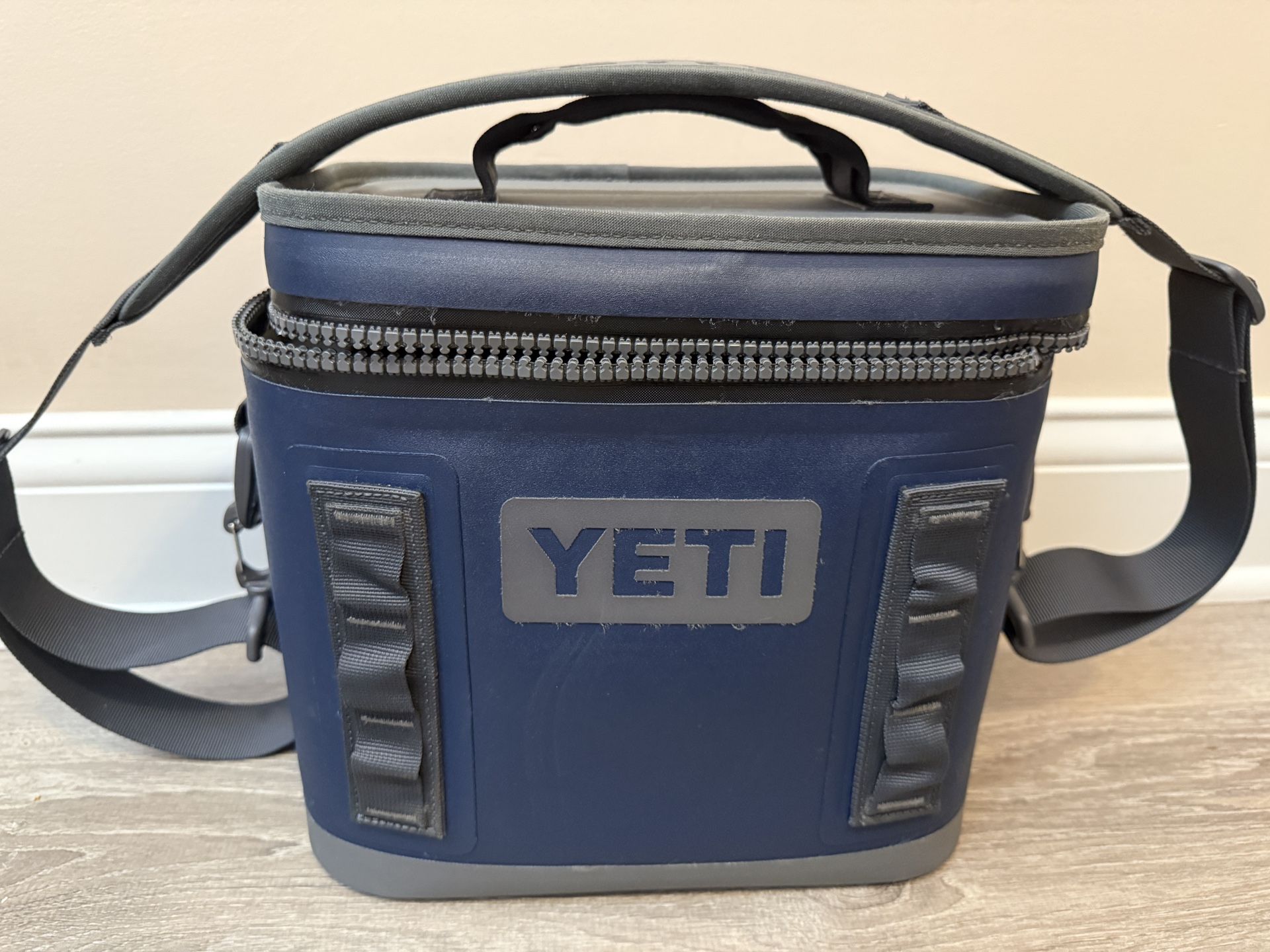 Yeti Hopper Lunchbox Soft Cooler Bag