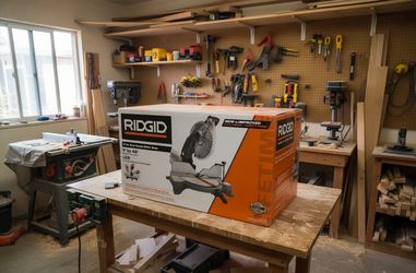 NUEVA! Sierra de Inglete RIDGID 12" Dual Bevel (Modelo R4123)