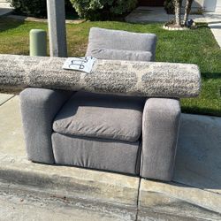 Recliner And Area Rug *Free