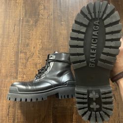 Balenciaga strike boot 