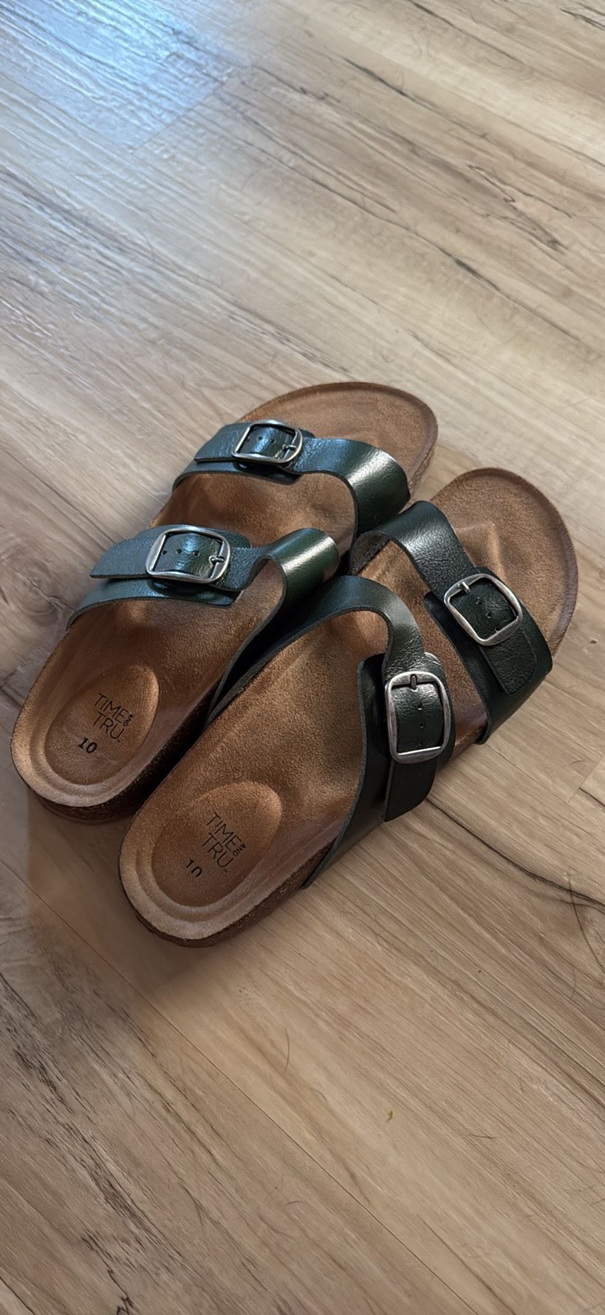 Time and Tru Sandles Shoes