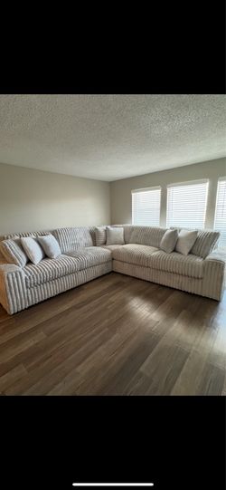 Stupendous Sectional Couch