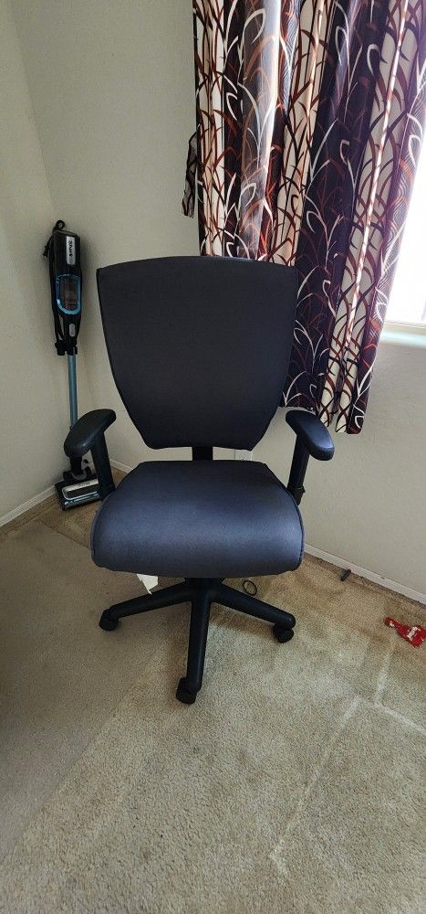 Task Chair