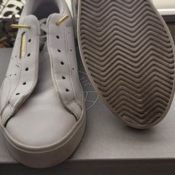 Adidas Womans Tennis Shoes, 7.5