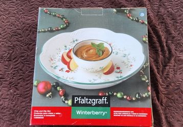 Holiday Chip And Dip Set