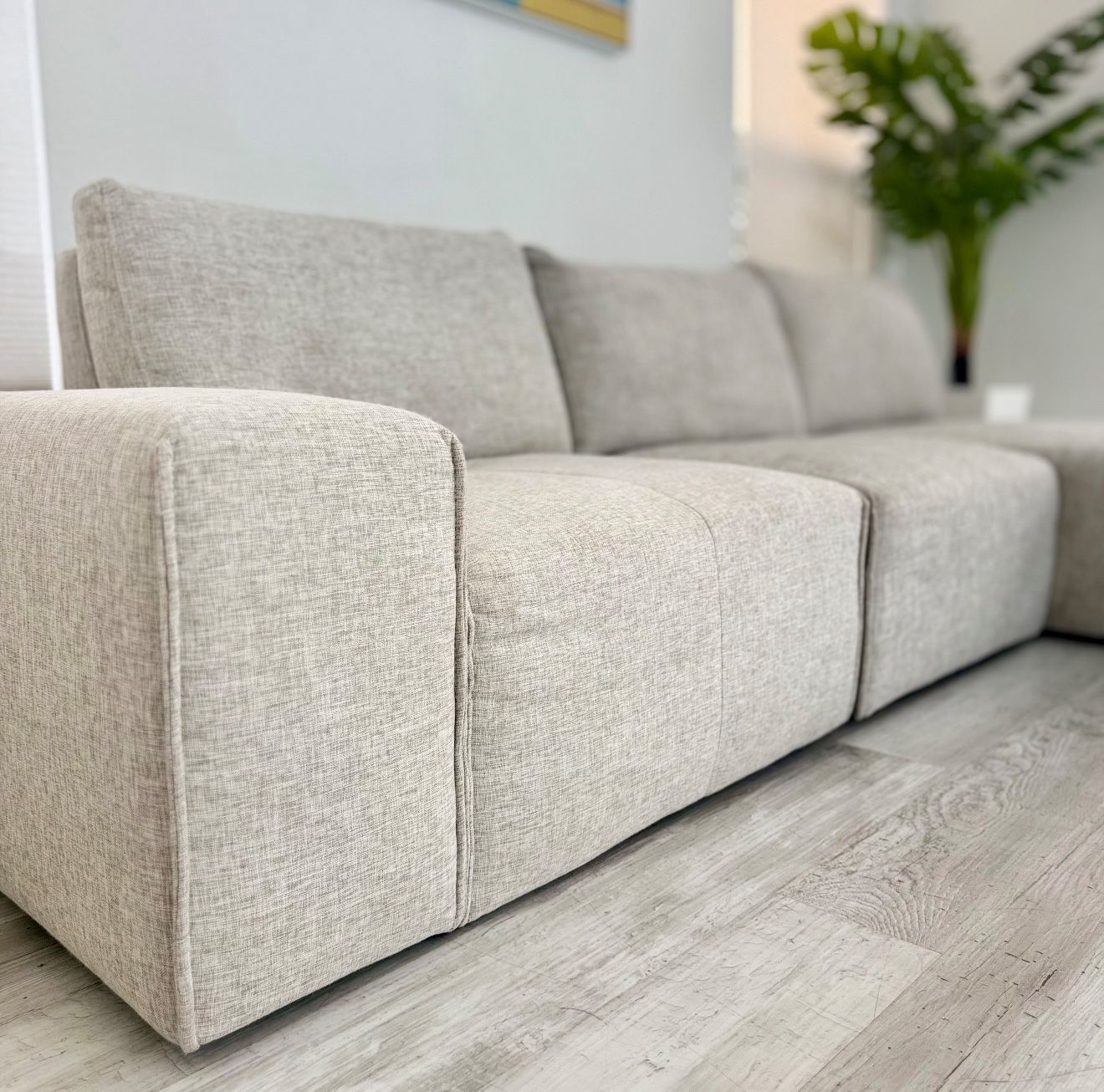 Room To Go 3-Piece Sectional Couch – Gray Fabric