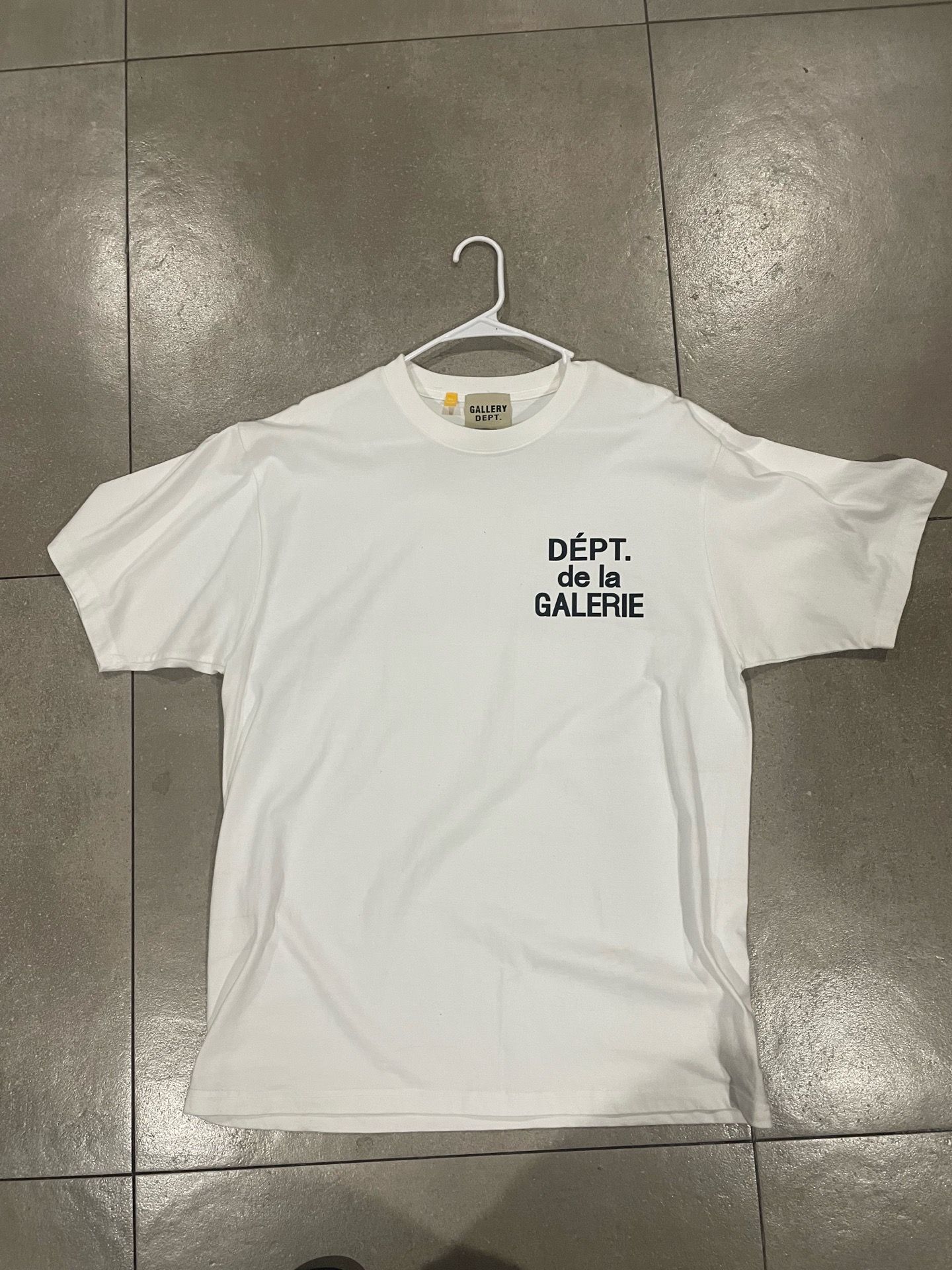 Gallery dept shirt white size XL read description