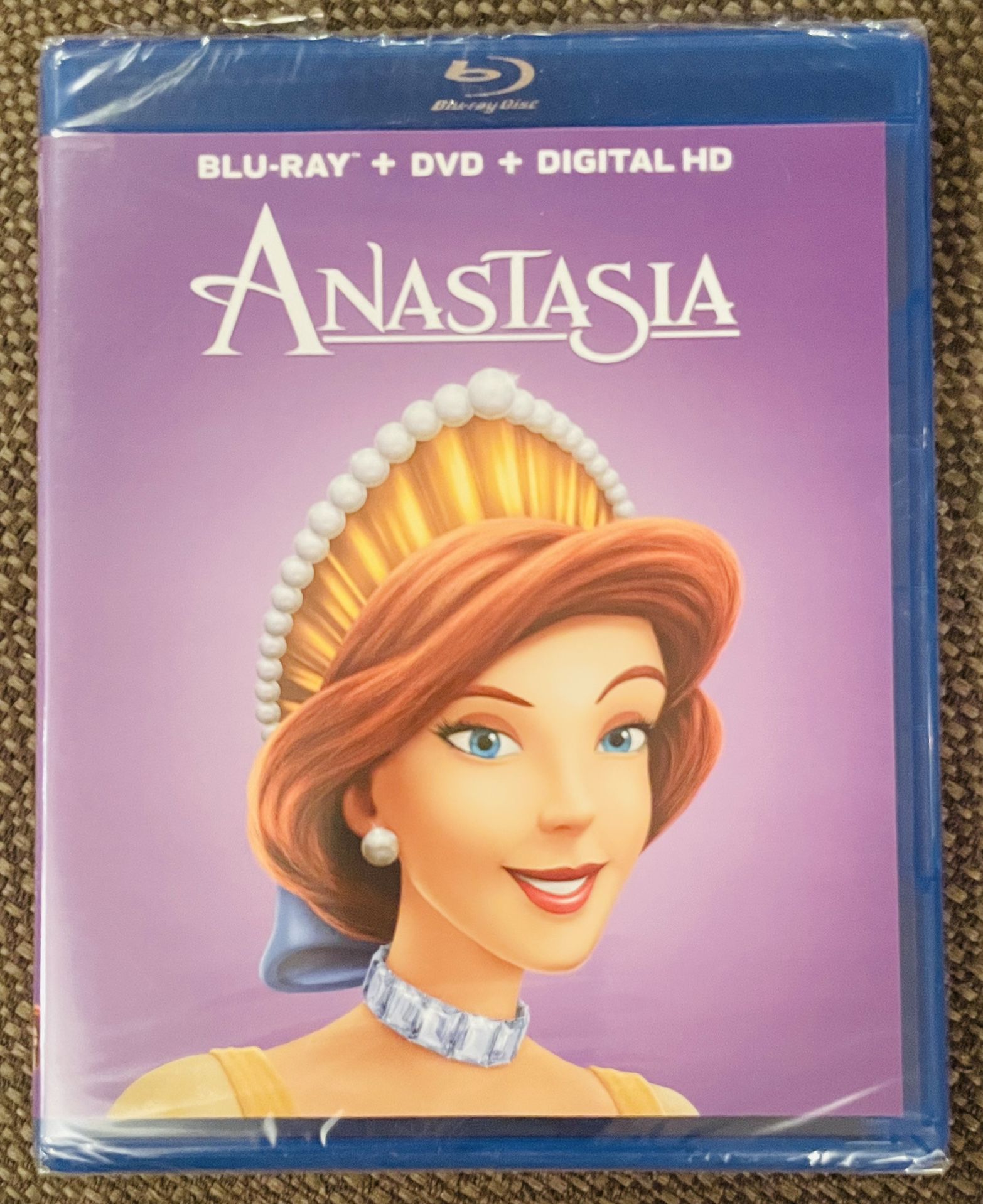 Anastasia  (Multi-Screen Edition: Blu-Ray + DVD + Digital Code) 