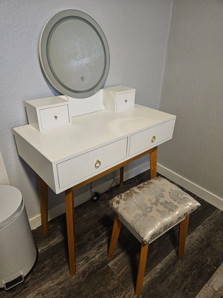 Make Up Vanity