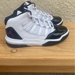 Air Jordan Max Aura GS Size 5Y