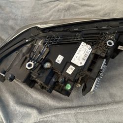 21 540i Lci Headlight Driver Side 