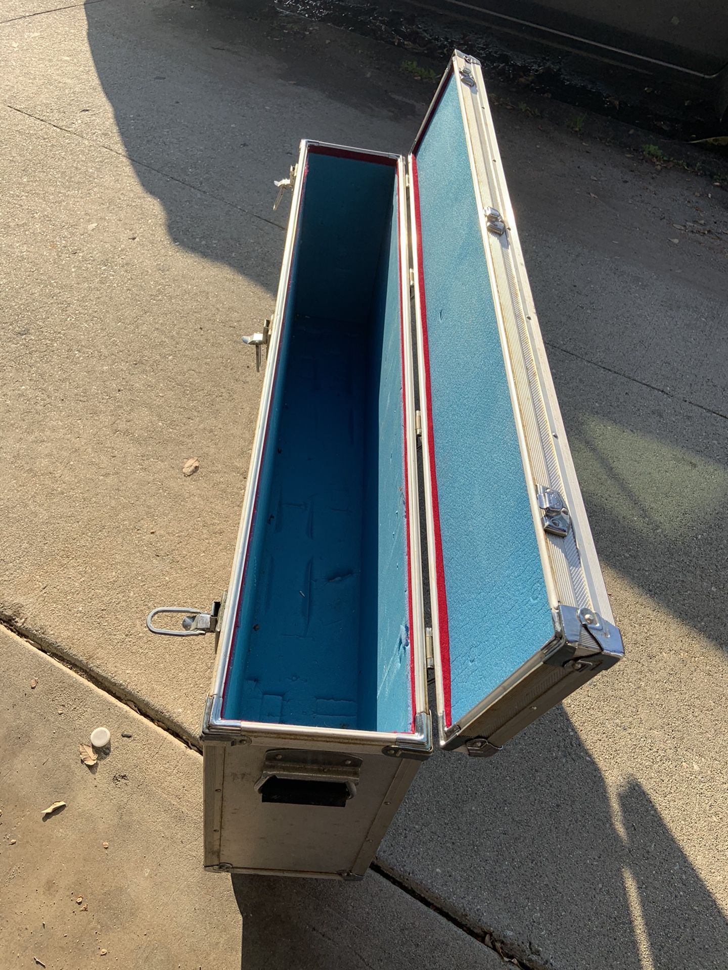 Hard case trunk in good condition