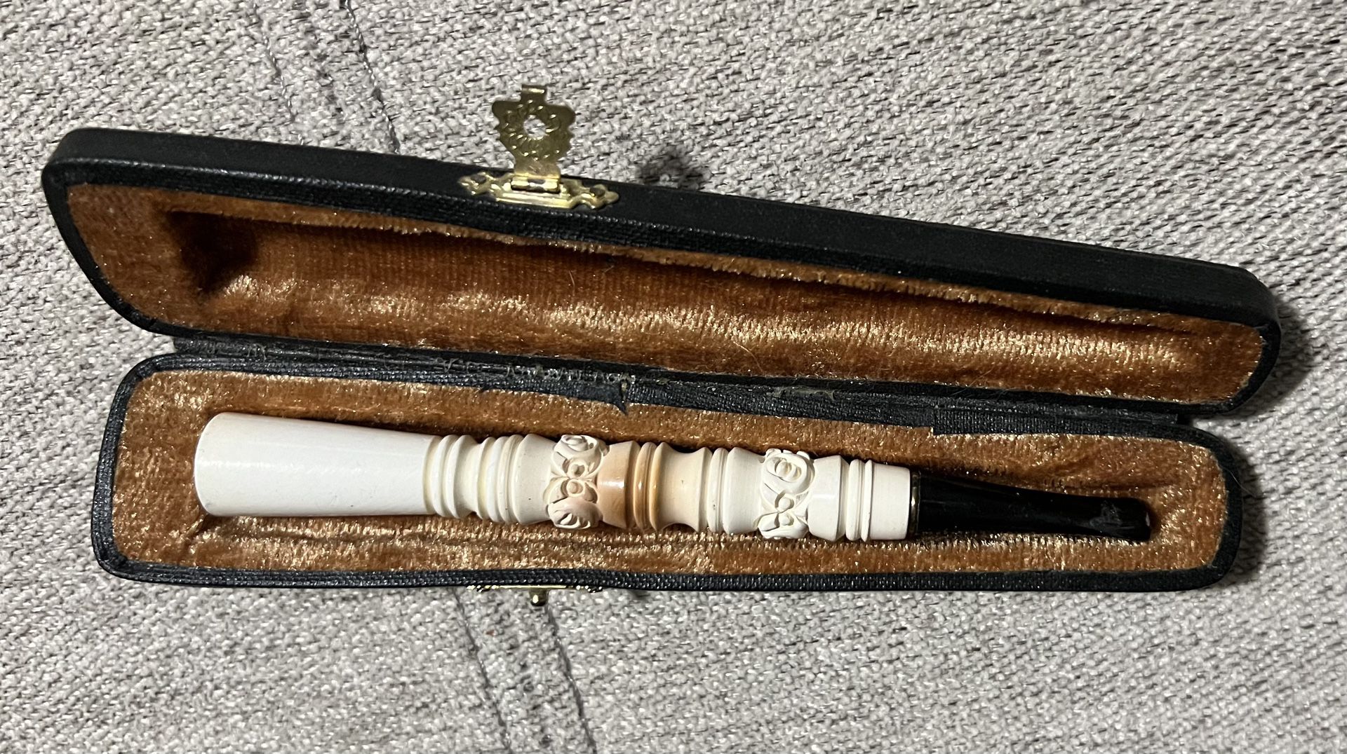 Meerschaum Art Hand made Genuine Block Meerschaum Cigar/Cigarette Holder with case