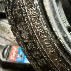 255/45 R18 