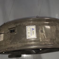 30" Triangle Engineering Portable fan with handle