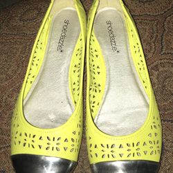 🔥 SHOEDAZZLE - UNIQUE, FUNKY CUT~OUT NEON YELLOW FLATS WITH METAL TIPS