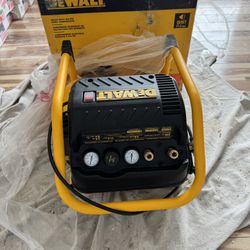 DEWALT 2.5 Gal. Portable Electric Heavy Duty 200 PSI Quiet Air Compressor NEW