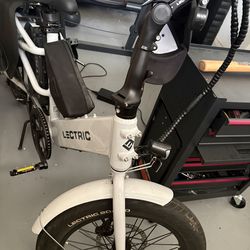 Lectric bike with dual double battery fiat two people or two car seats