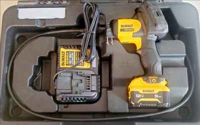 DeWALT DCT411 Inspection Camera – NEW 5Ah Battery & Charger + Case
