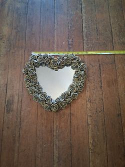 Heart-Shaped Rose Frame Decorative Mirror