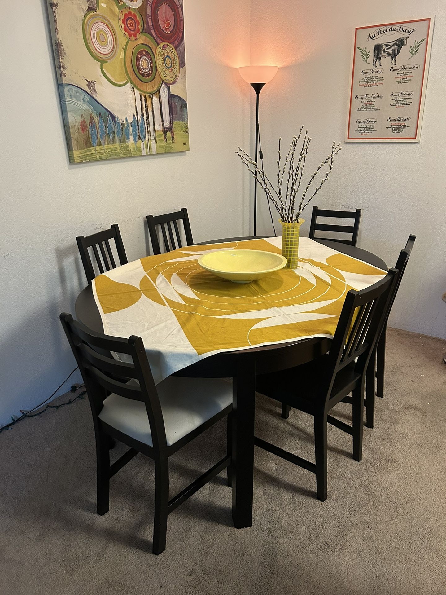 Dining Room Table w/ 6 Seats
