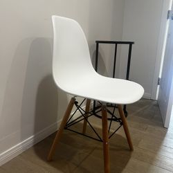 Cute White chair