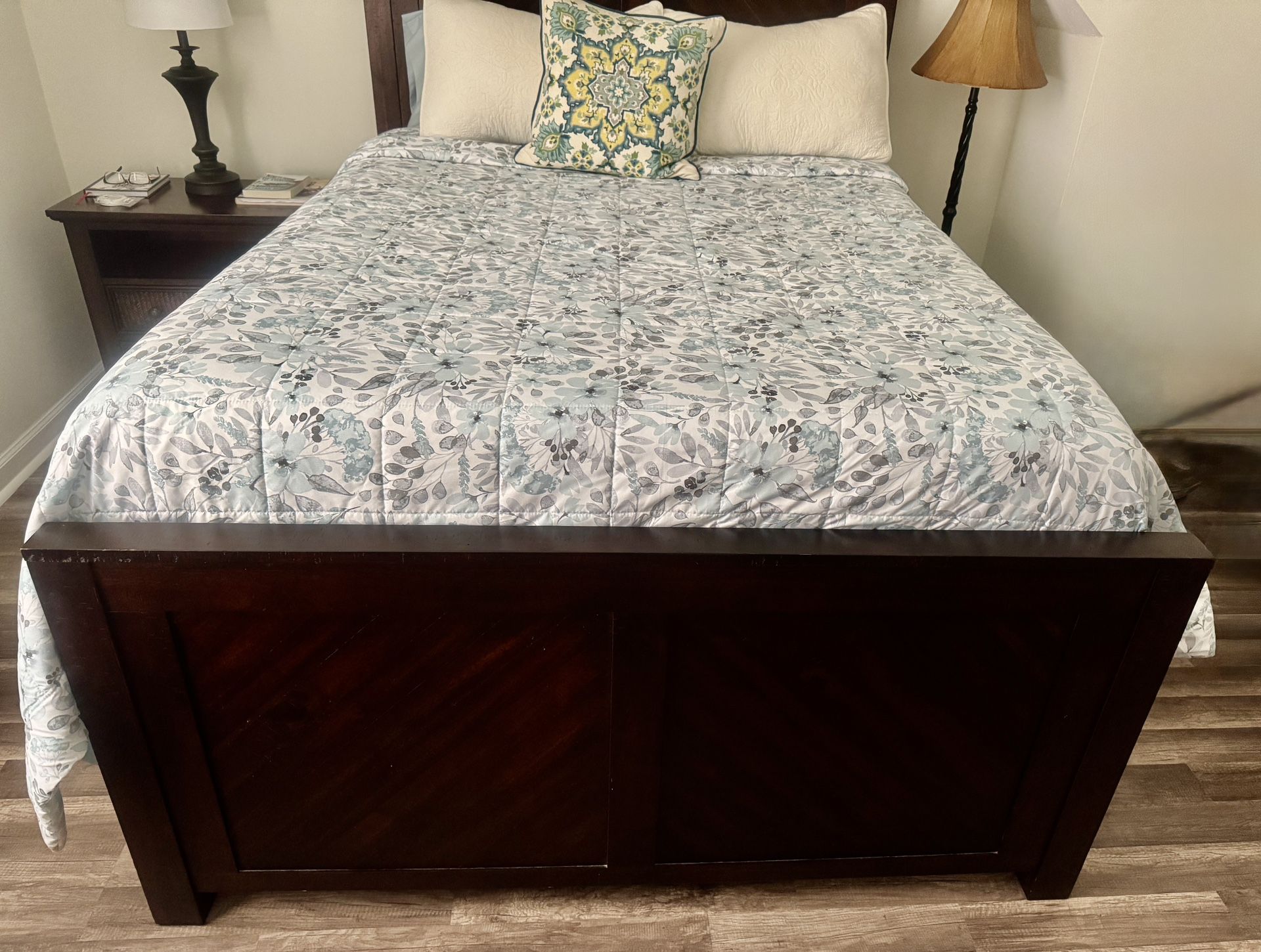 Queen Platform Bed