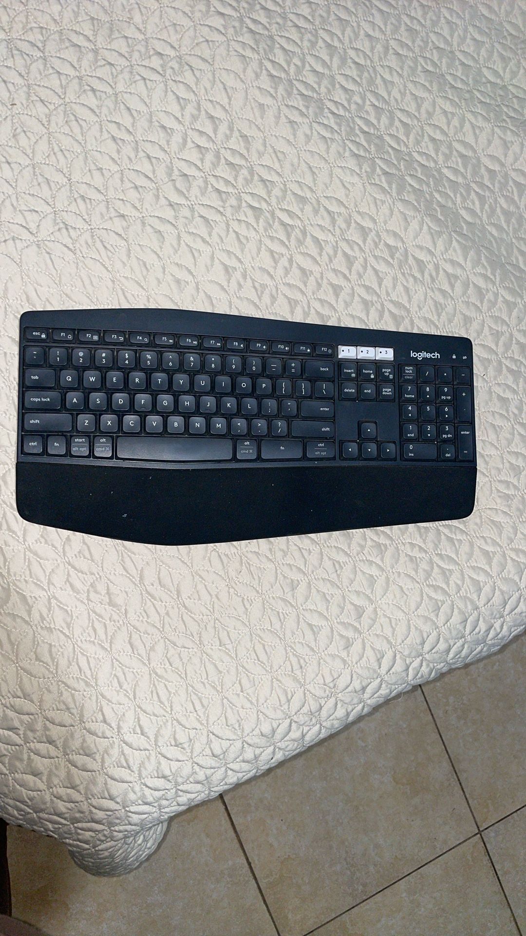 Logitech Keyboard 