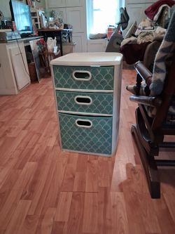 Double sided 3 drawer Storage unit