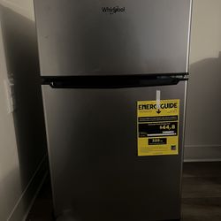 Whirlpool refrigerator 
