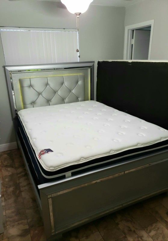NEW Pillowtop QUEEN mattress. Bed frame not included on offer 