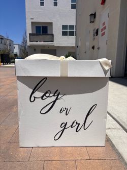 Gender reveal box