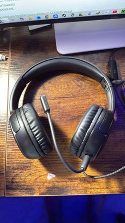 GameStop headphones