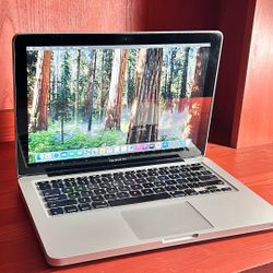 Apple MacBook Pro 13” I5/8GB/256GB SSD macOS 15.1 Sequoia $140