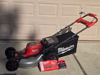 Milwaukee Lawn Mover FUEL M18