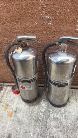 Dos extinguidores