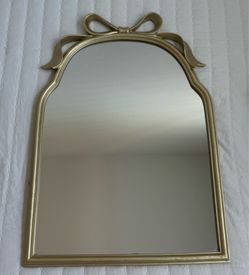 bow vanity mirror “vintage gold”