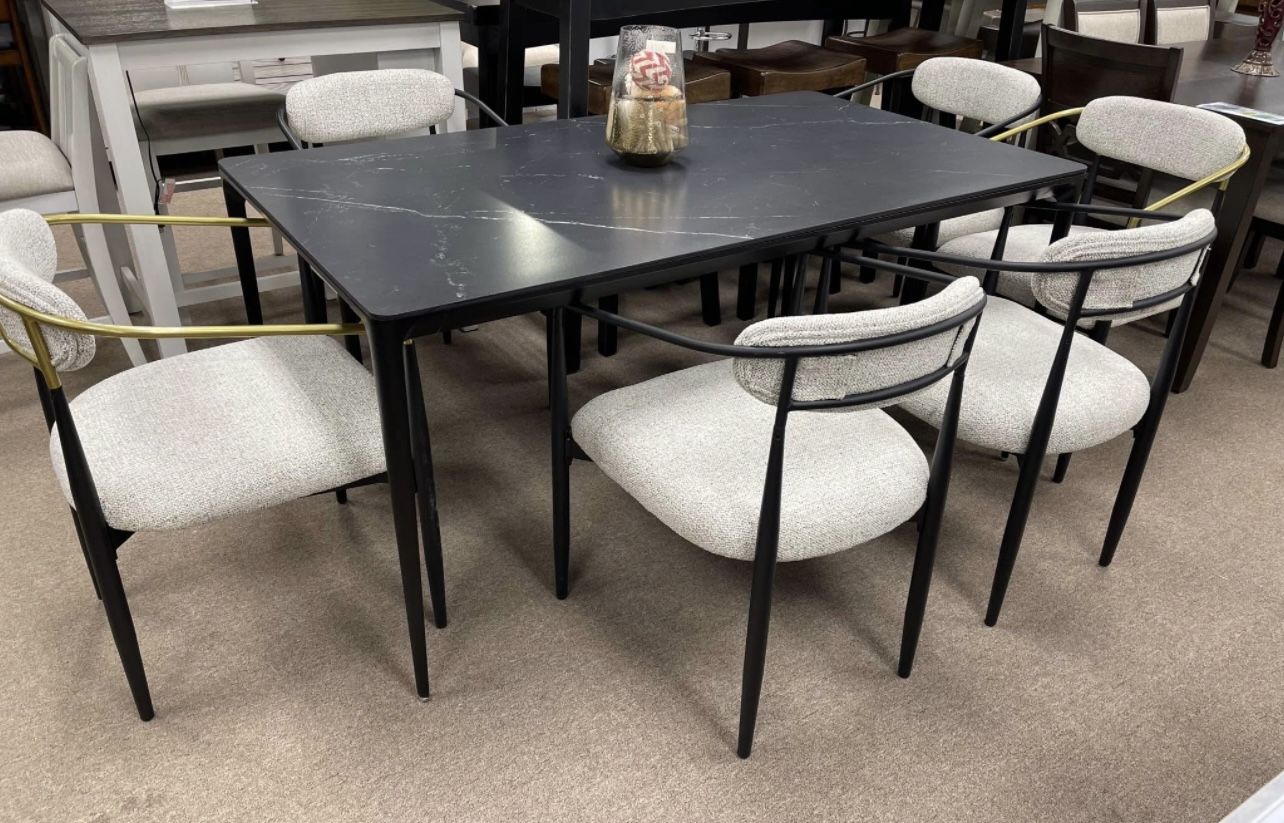 7 Pc Dining Table Set