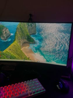 Pc y monitor viene varios accesorios