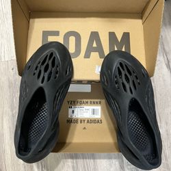 Men’s size 8 YZY Foam Runners in Mineral Blue