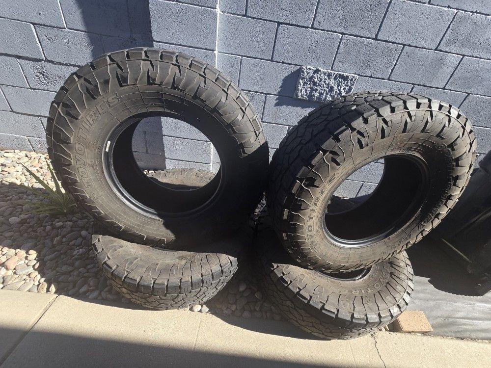 Toyo Open Country A/T3 35x12.5R17