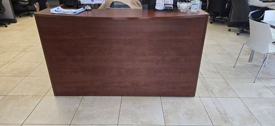 Receptionist desk! Pick up in plantation!